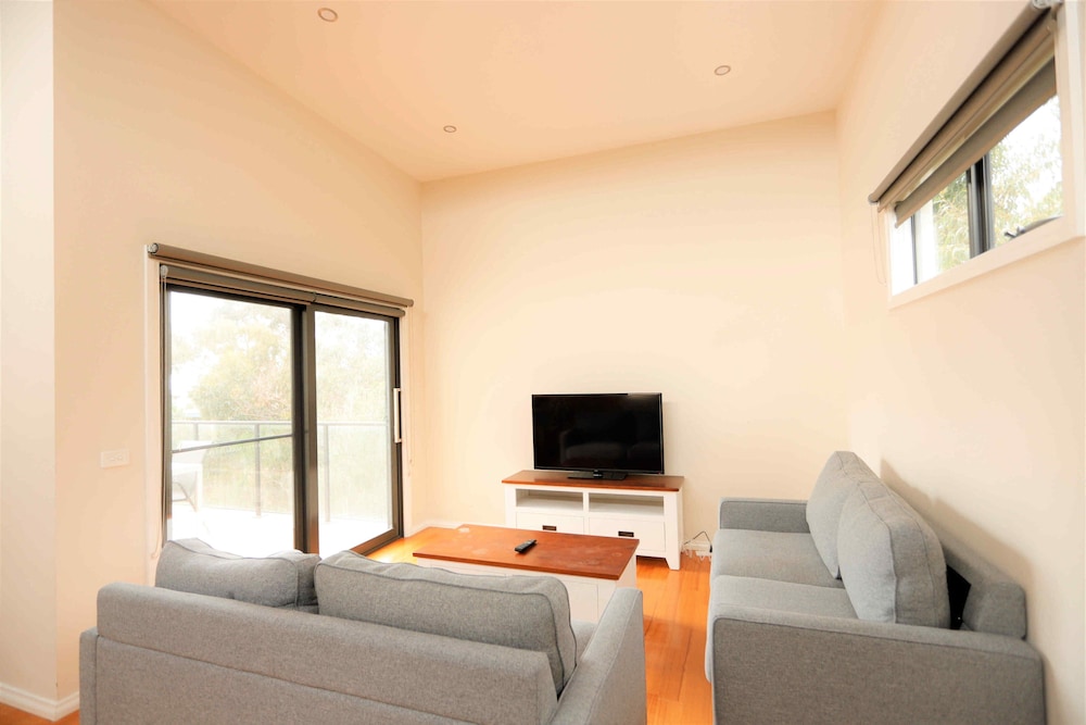 Apollo Bay Seal Apartments 15/33