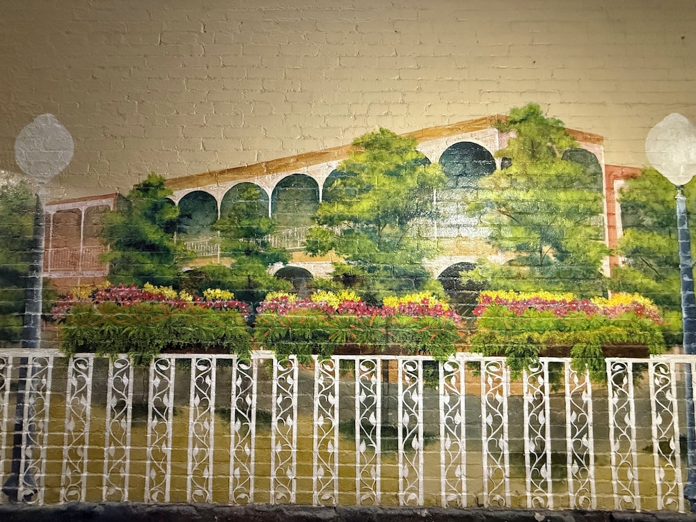 The Windsor Inn 44/61