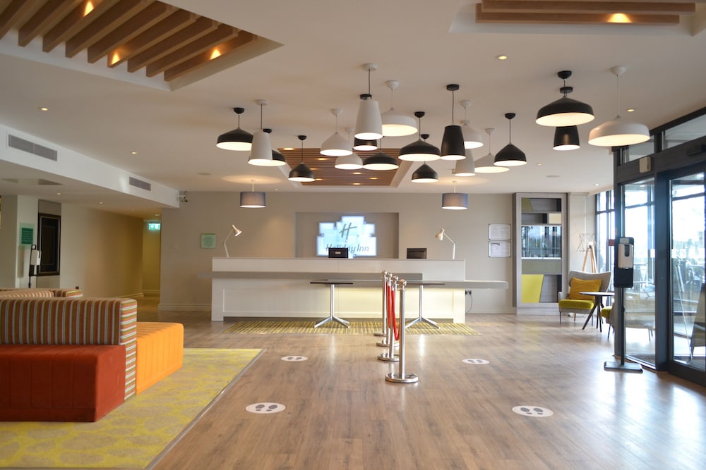 HOLIDAY INN LUTON-SOUTH M1 JCT 9 20/27