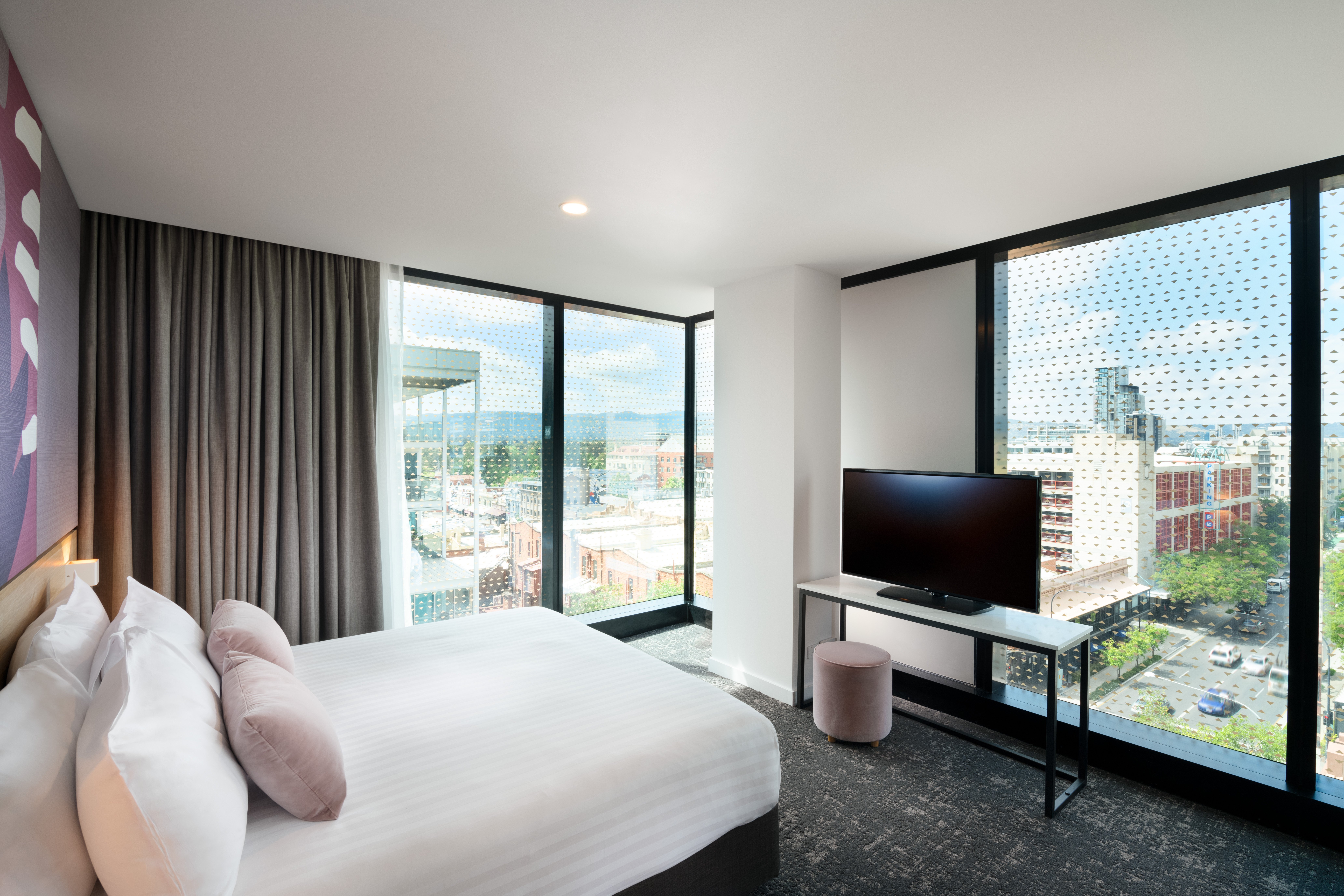 Crowne Plaza Adelaide 24/81