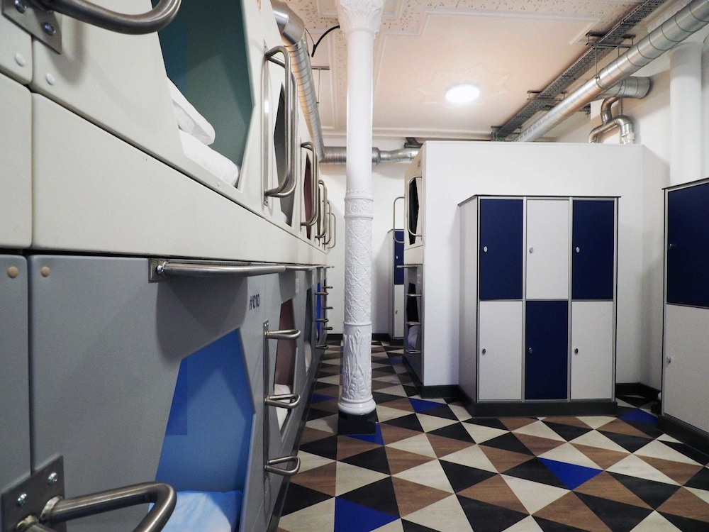 St Christophers Inn Village London Bridge Hostel Ex Hostel St Christophers Village 65/74