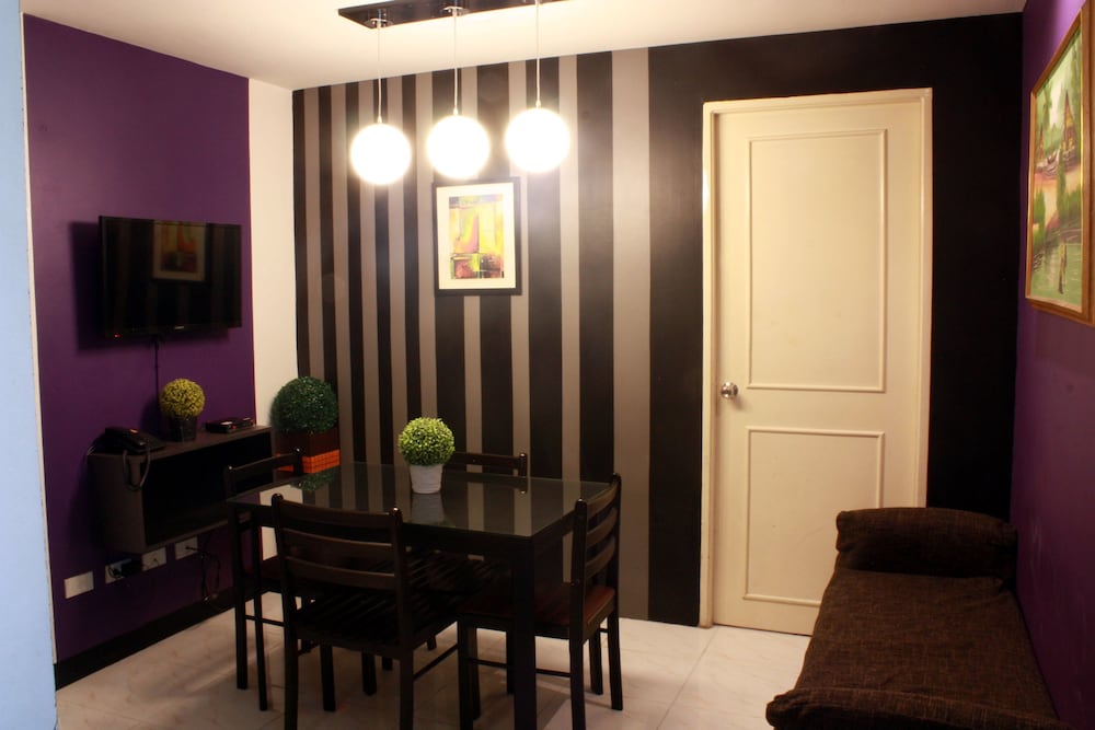 Frederick's Apartelle 42/52