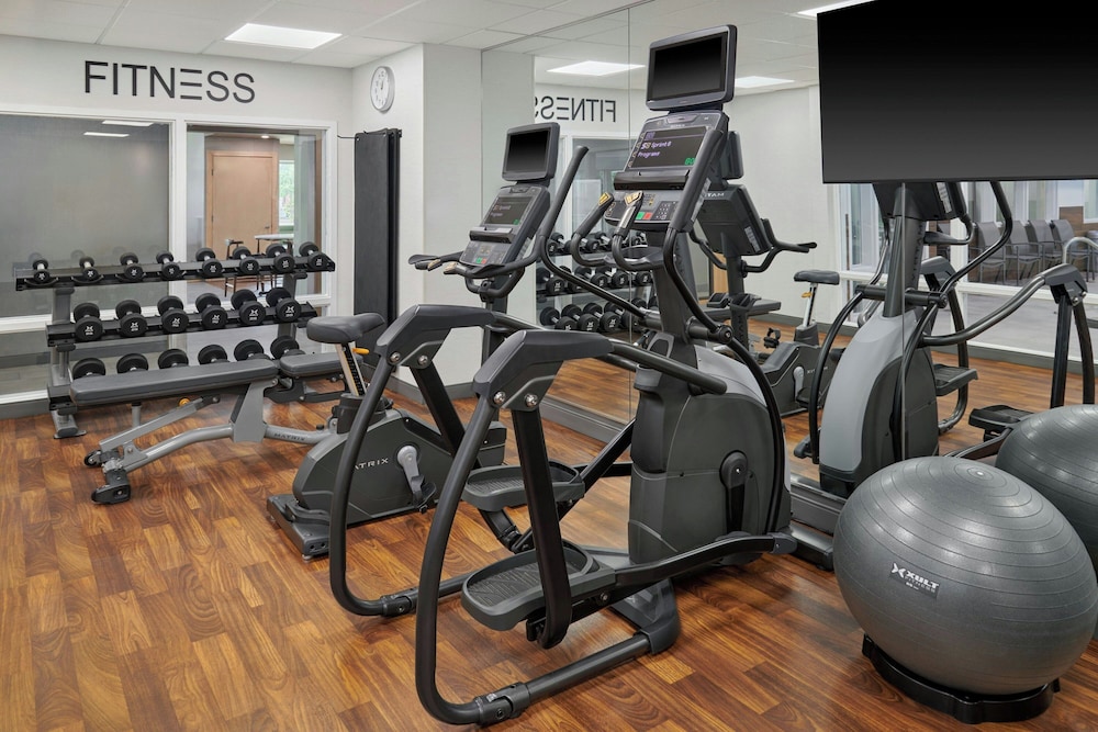 Fairfield Inn Suites By Marriott Detroit Farmington Hills 21/49