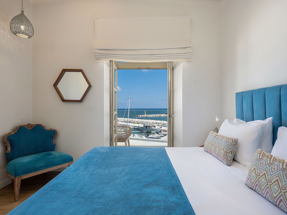 Avra Apartments Kolymbari Harbour 9/50