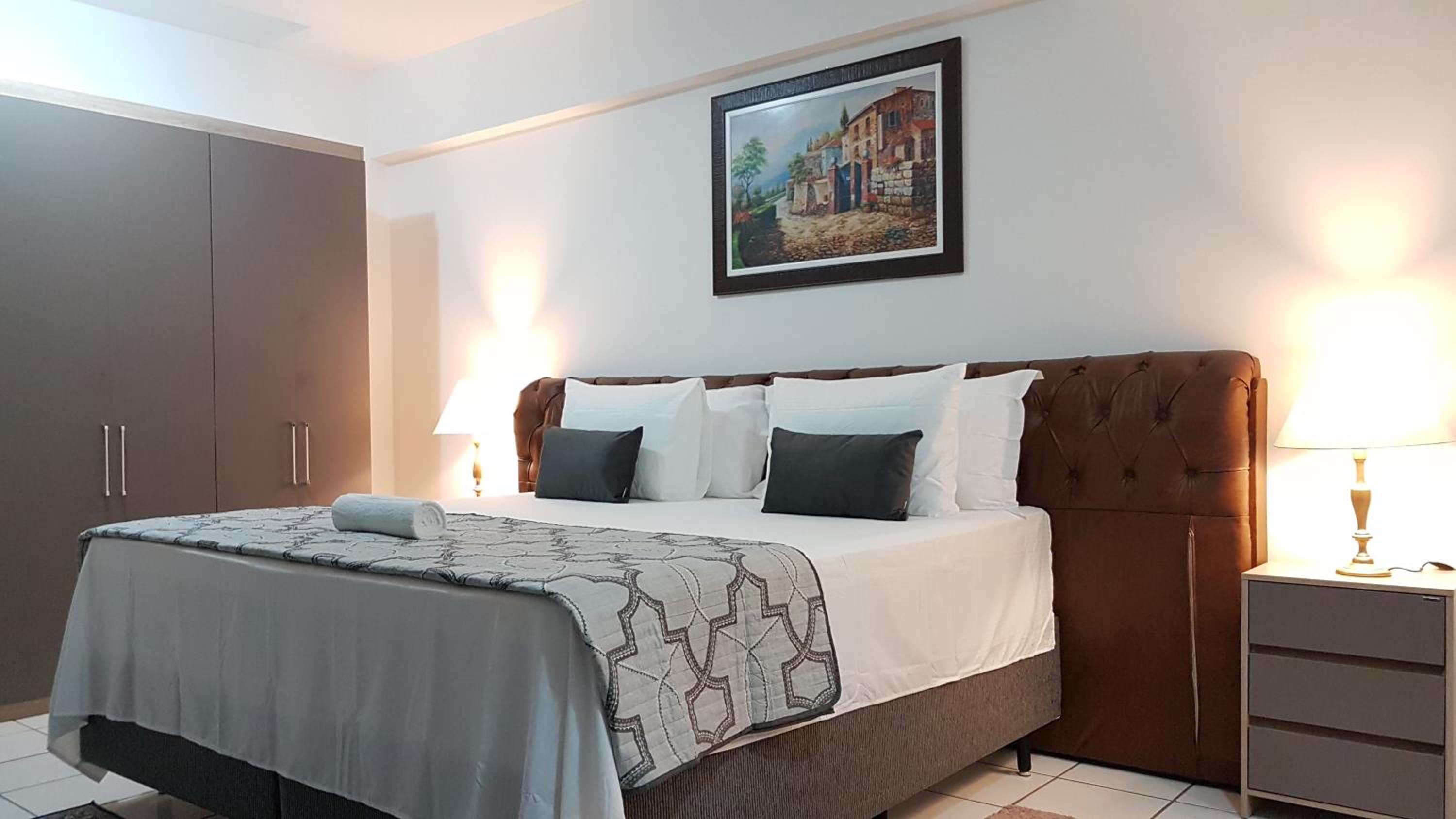 Quarto Luxo Gold 4/21