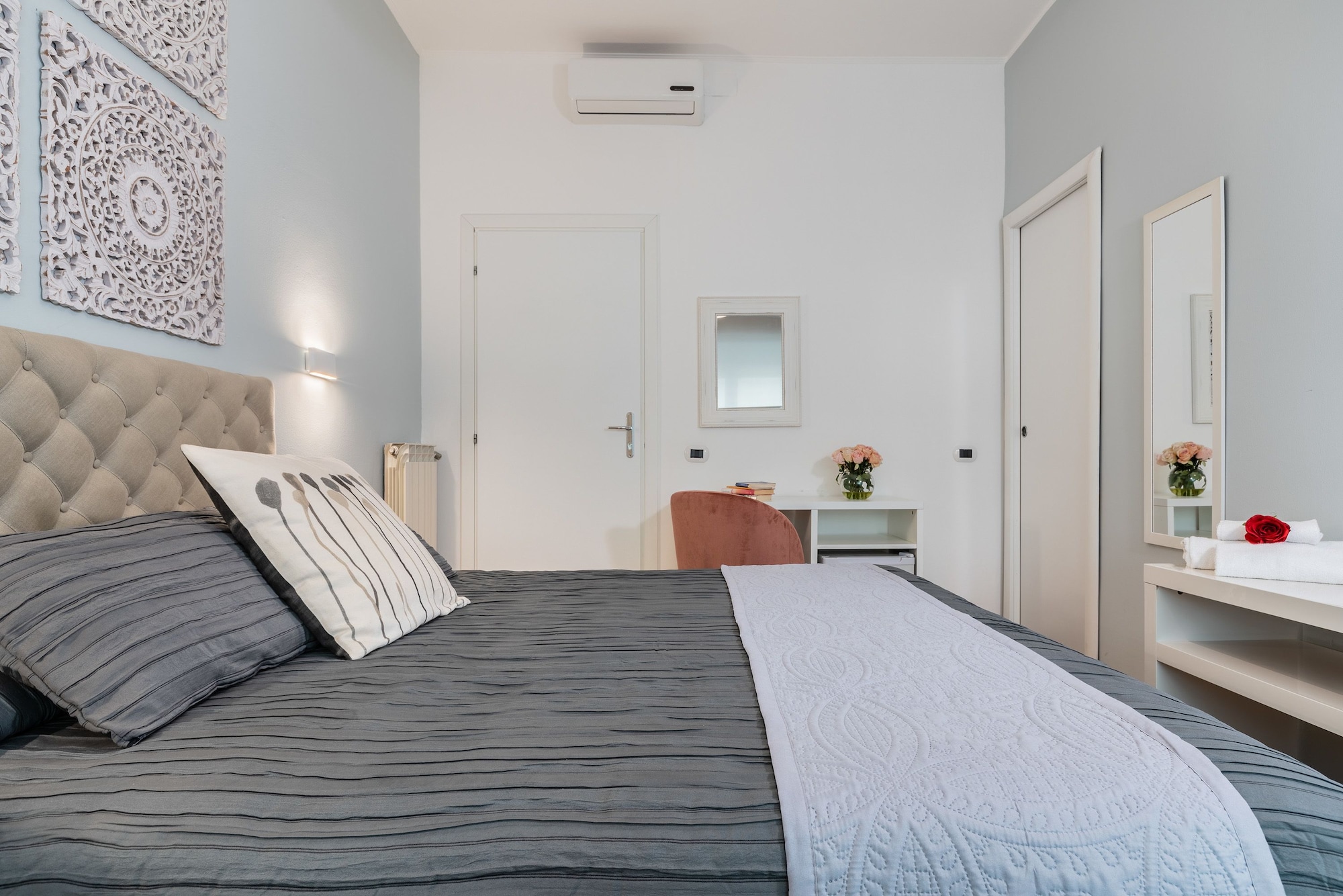ROOM, DOUBLE BED, HOT TUB