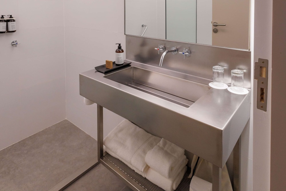 ROOM, TWIN BEDS, BALCONY, ACCESSIBLE