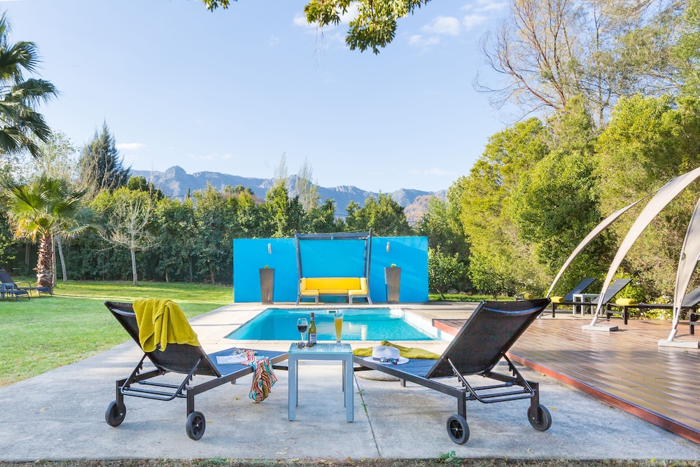 Bloomestate Luxury Retreat 11/61