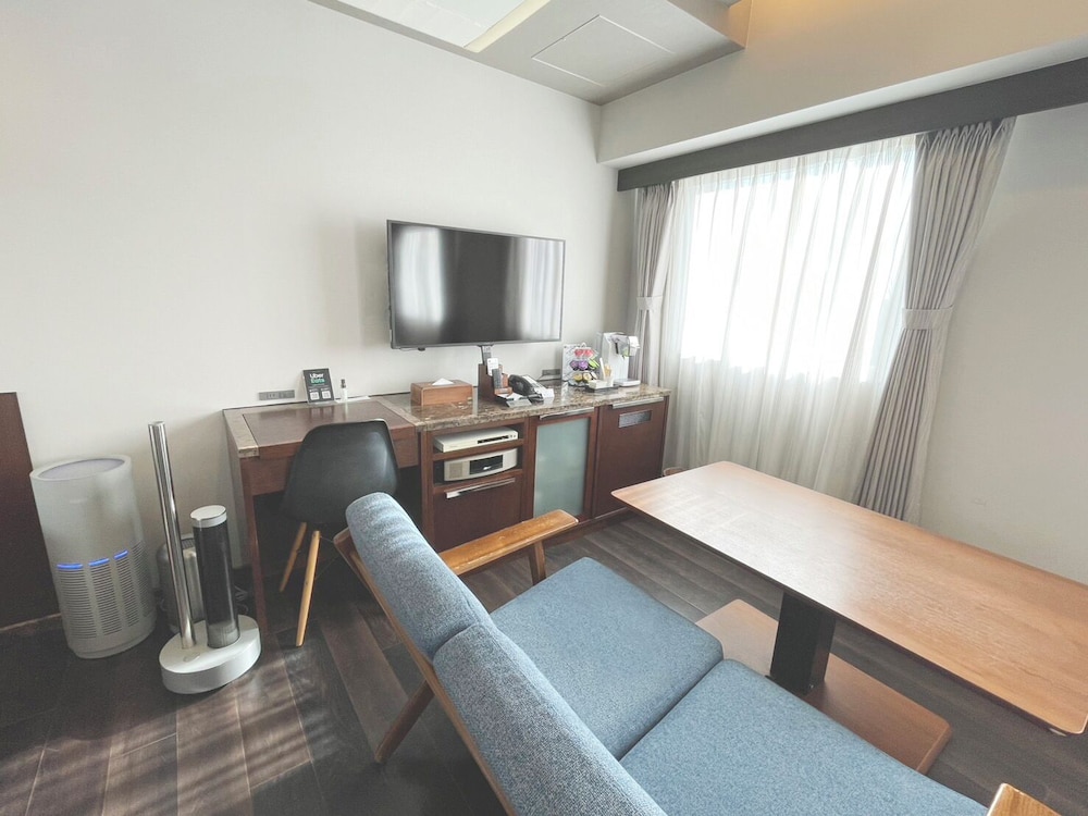 Breath Hotel 30/48