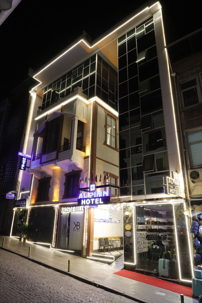Alpinn Hotel 4/72