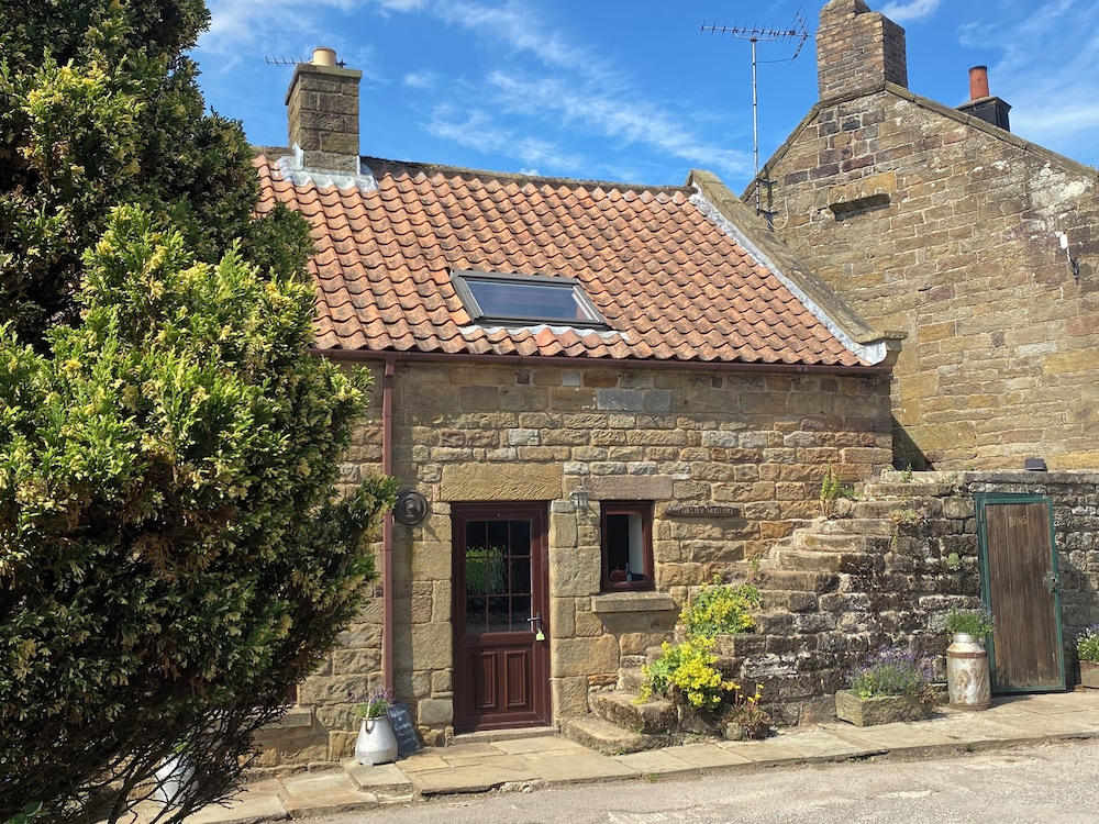 Craven Garth Cottages 4/50