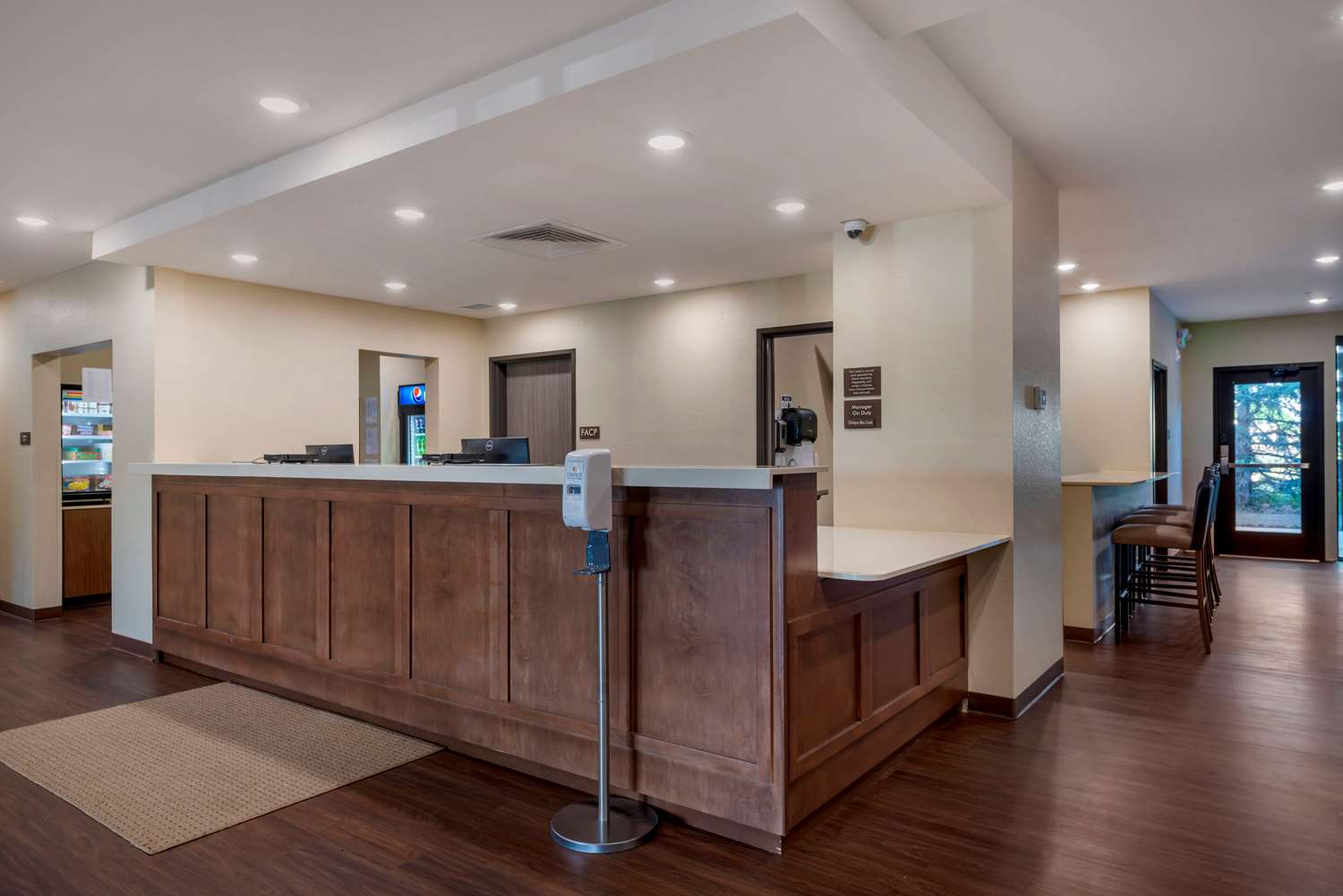 Comfort Inn & Suites Mankato, MN 4/30