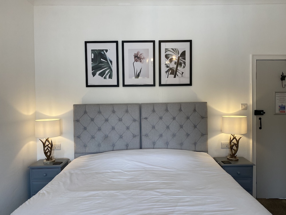 Room 2, Double or Twin Bed