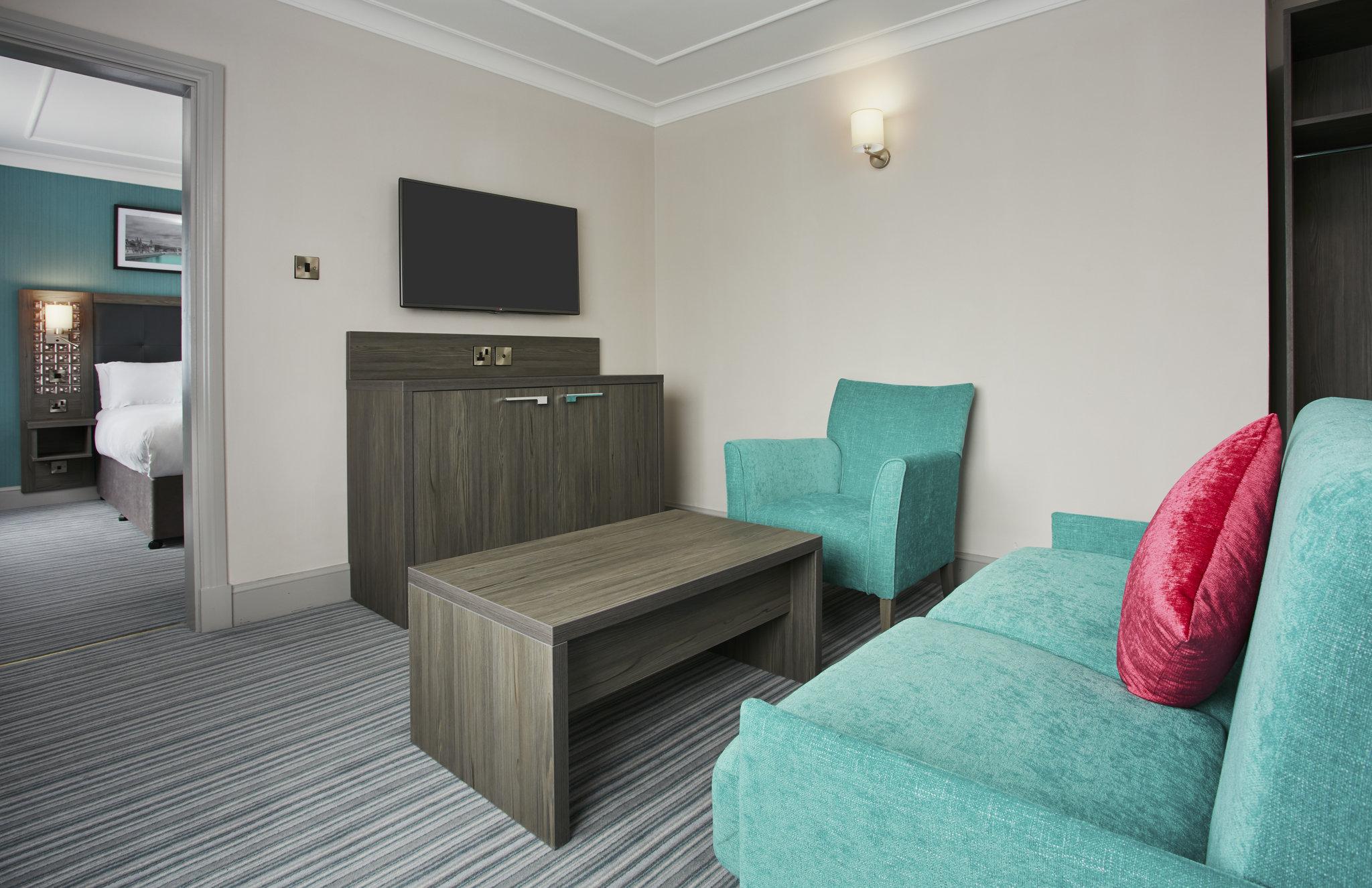 EXECUTIVE, DOUBLE BED, WITH EXTRA BED