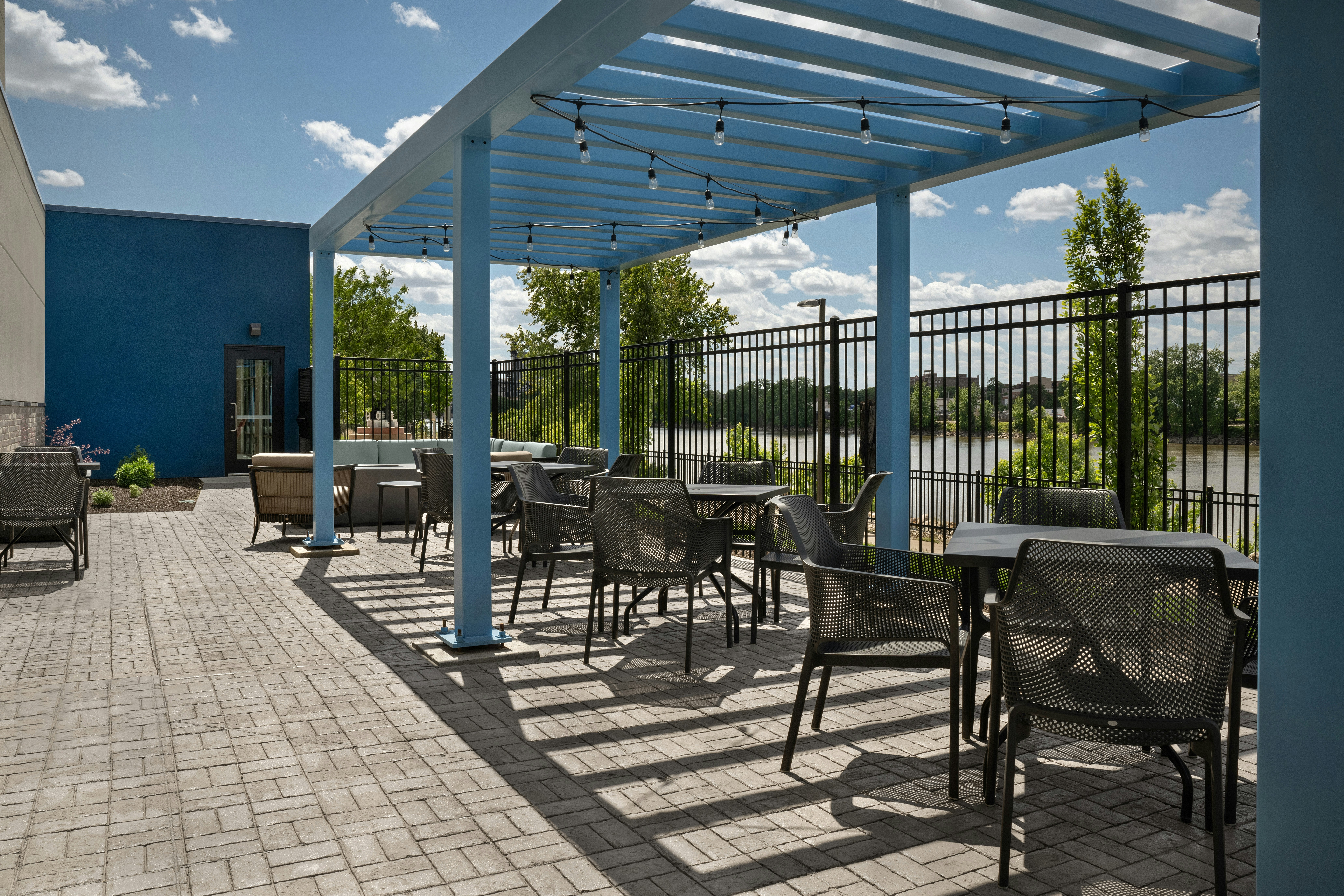 Hampton Inn by Hilton East Peoria 20/22