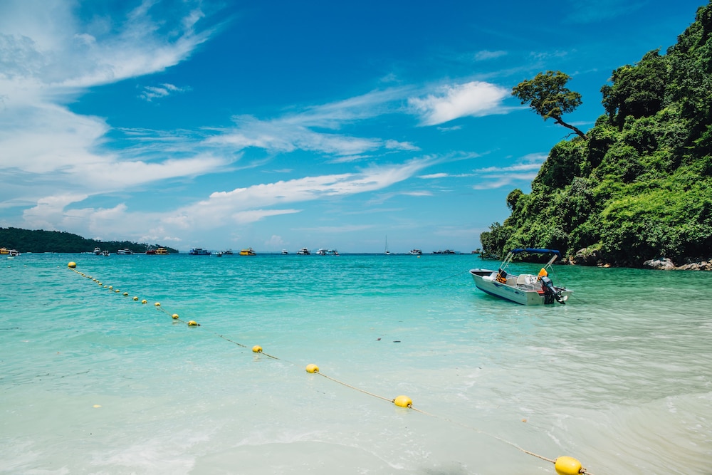 Phi Phi Cliff Beach Resort 64/69