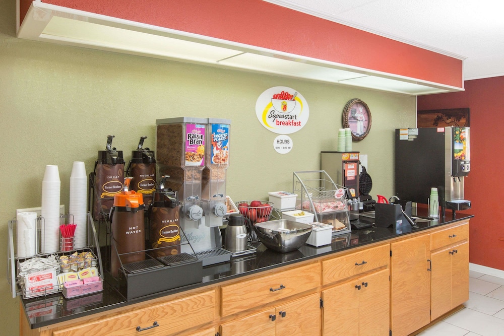 Super 8 by Wyndham Dothan 22/26