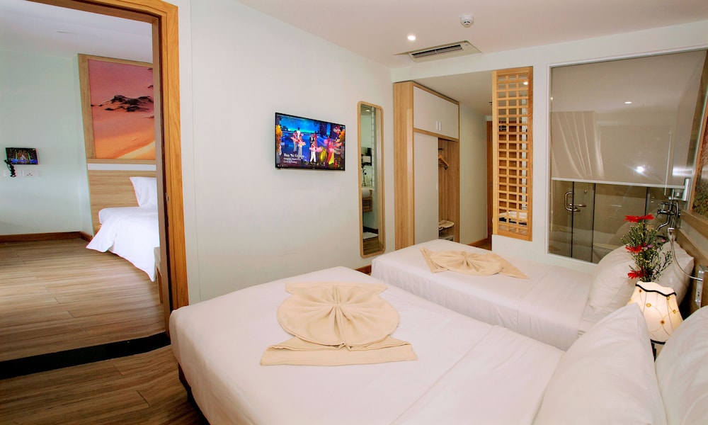 Royal HPM Hotel 17/40