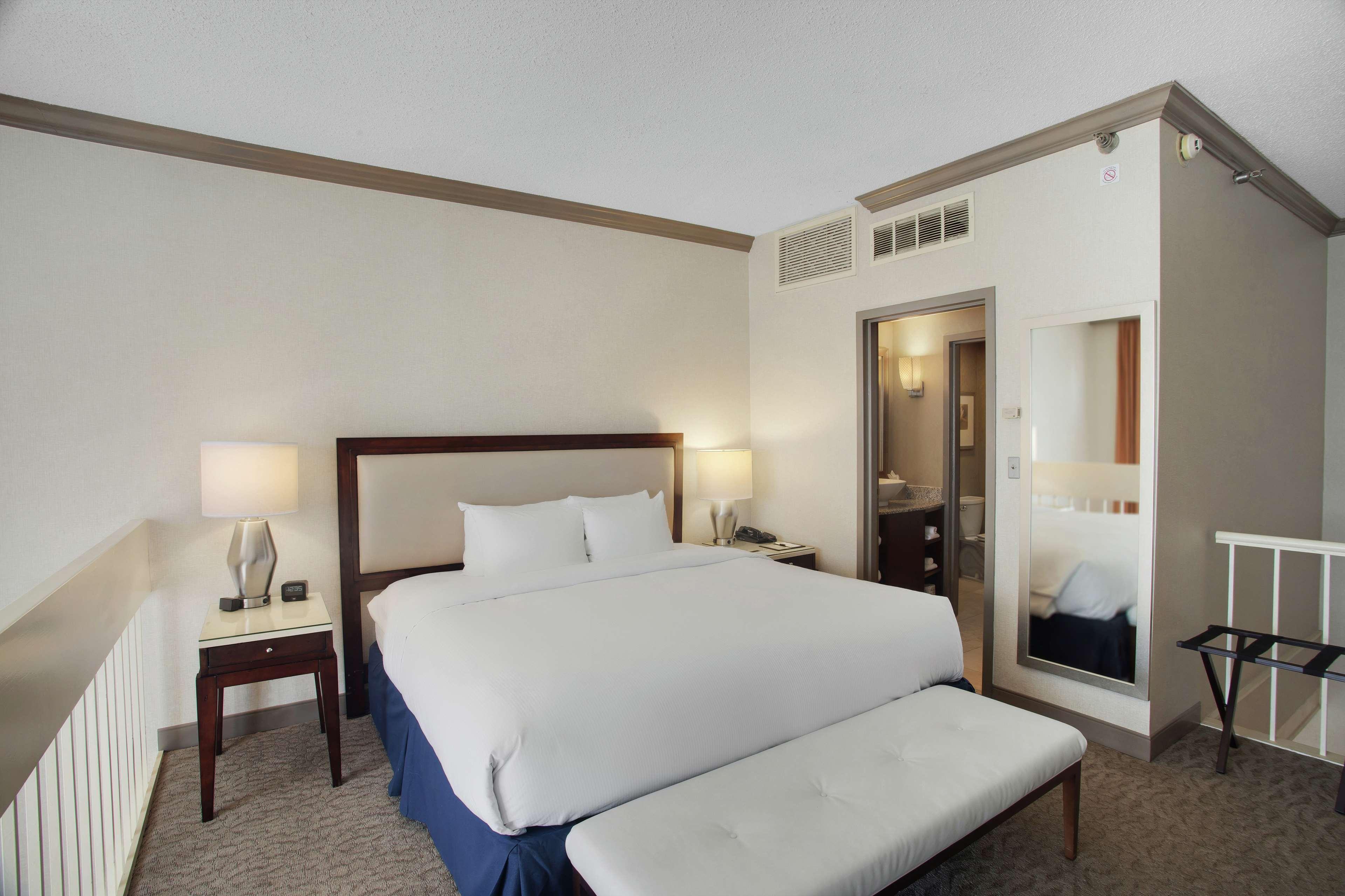 Bi Level, Suite, King Bed