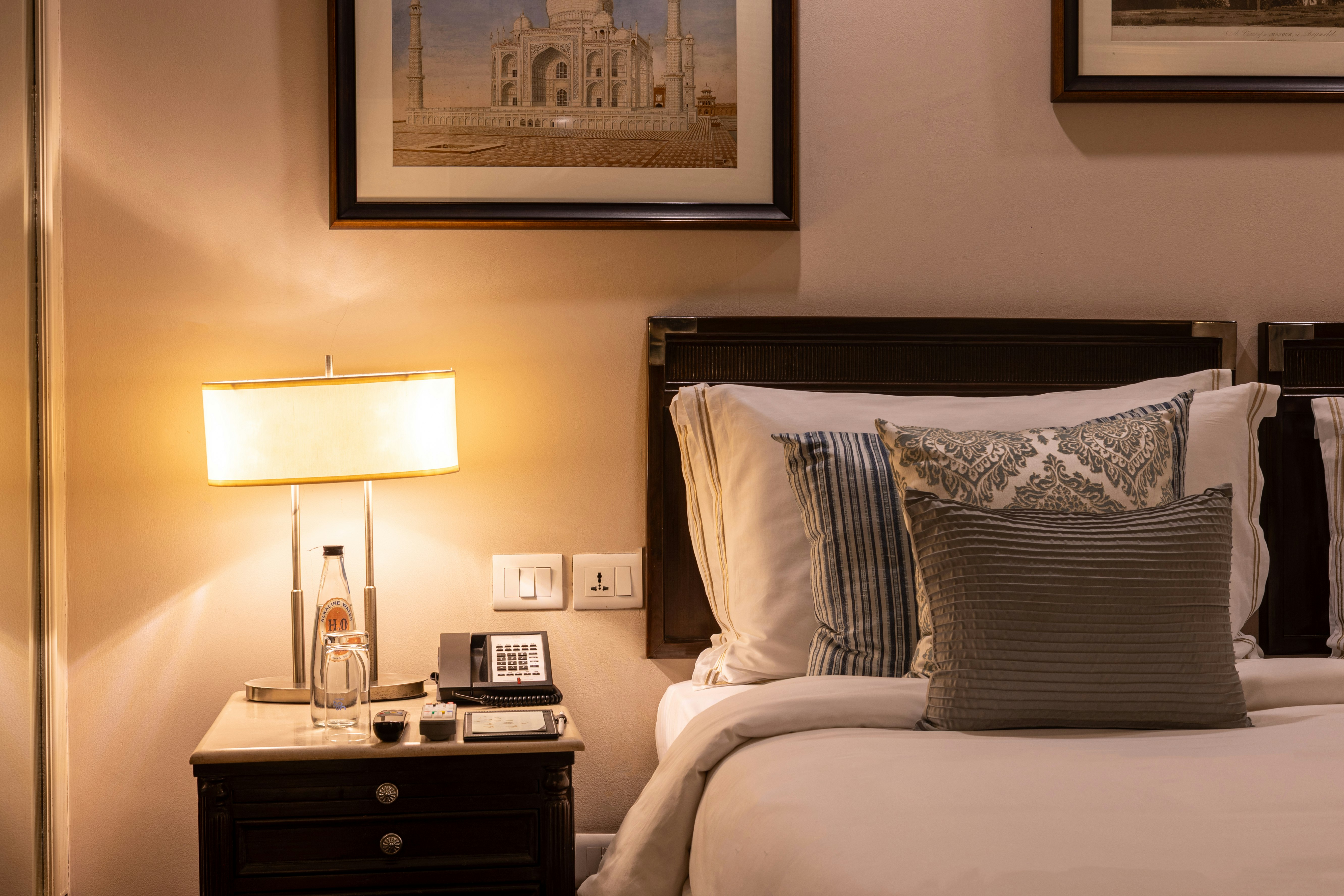 The Claridges New Delhi 32/64