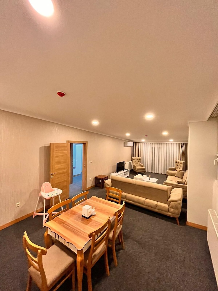 Simal Hotel 40/50