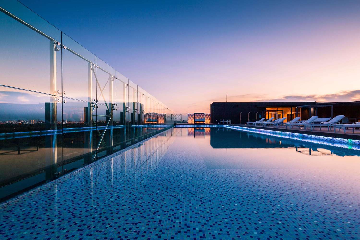 Radisson Hotel Santa Cruz 63/63