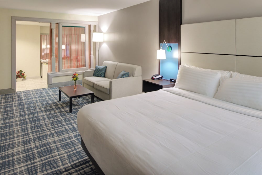 Suite, King Bed, Living and Dining Areas