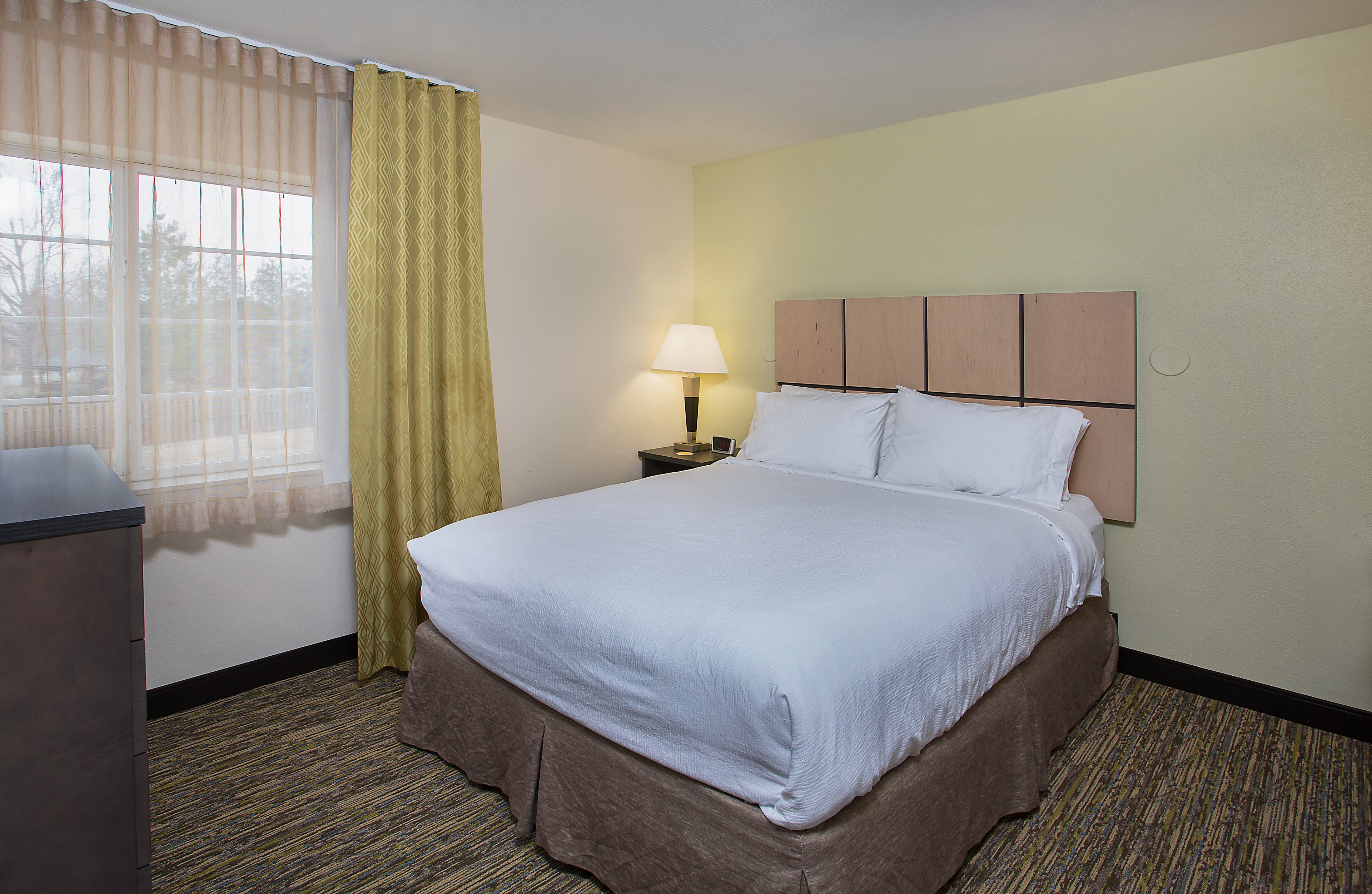 CANDLEWOOD SUITES BOWLING GREEN 16/69
