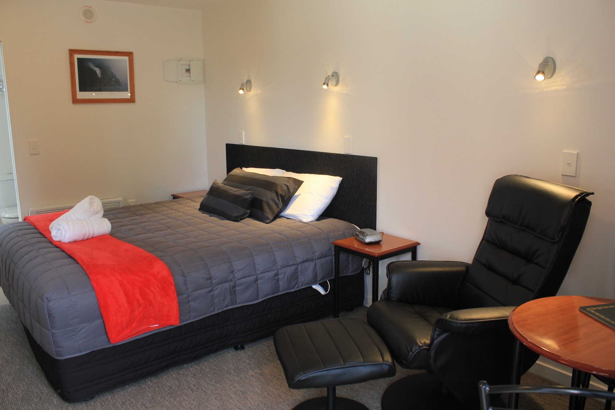استوديو سوبيريور بسرير كينج، Bella Vista Motel Te Anau 2/4