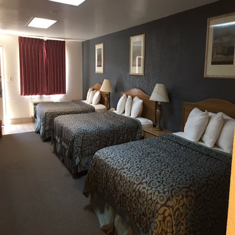 Executive Inn Hebbronville 12/43
