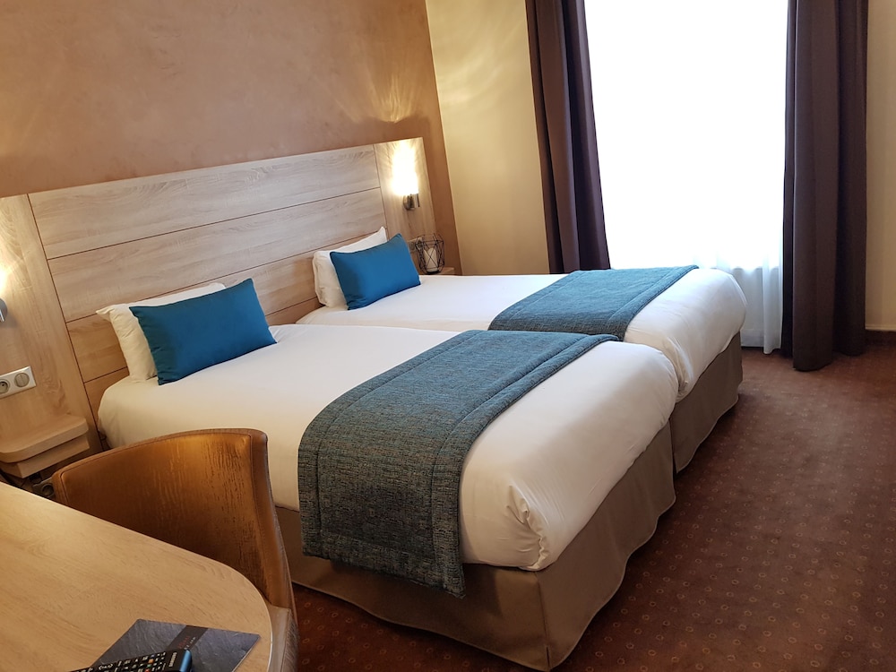 Hotel Champerret Elysees 33/70