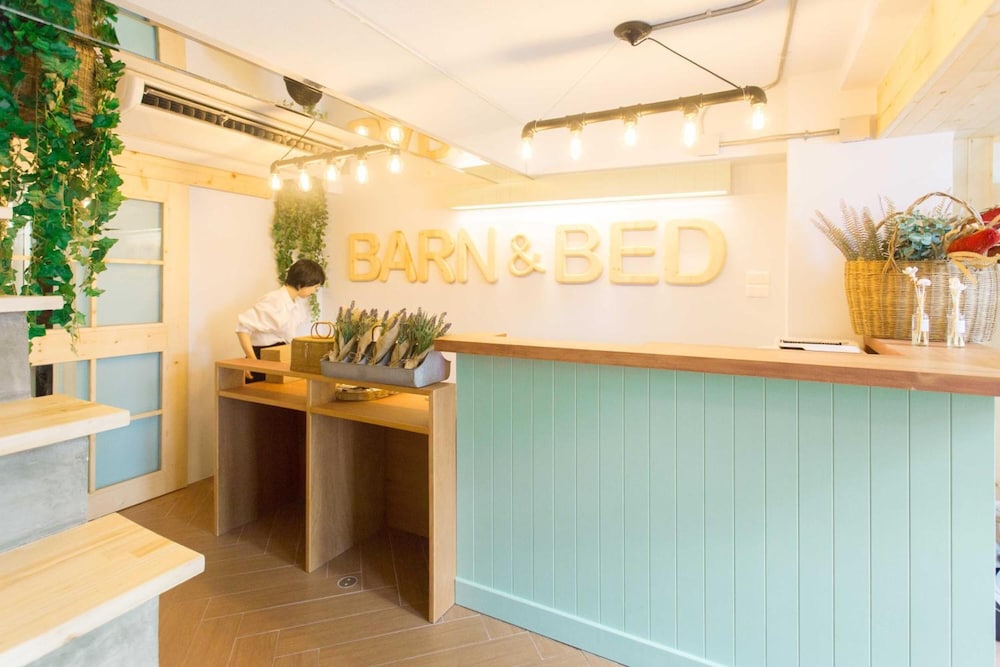 Barn And Bed Hostel 6/50
