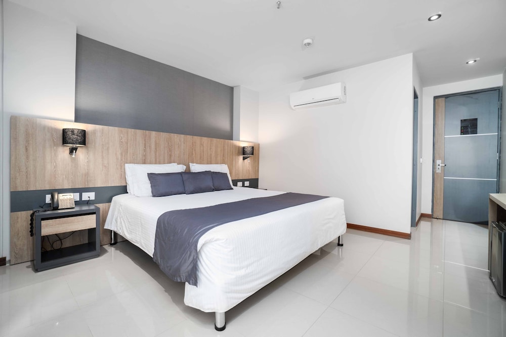 STANDARD, KING BED