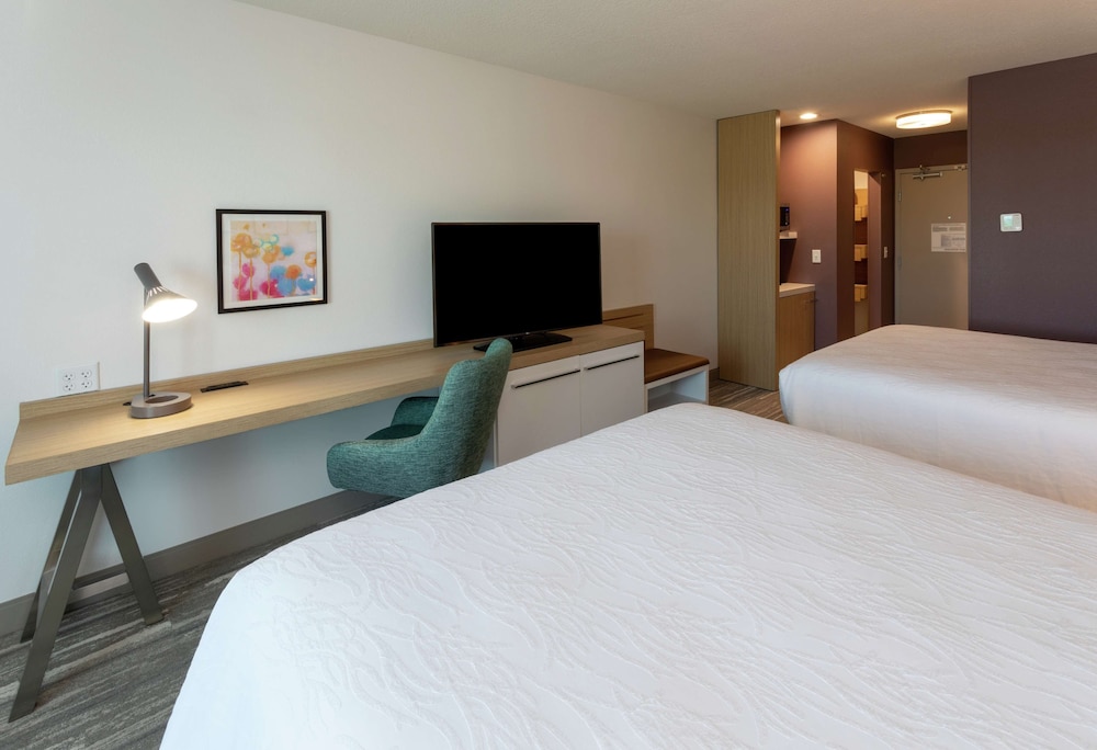 Hilton Garden Inn St. Cloud, MN 6/34