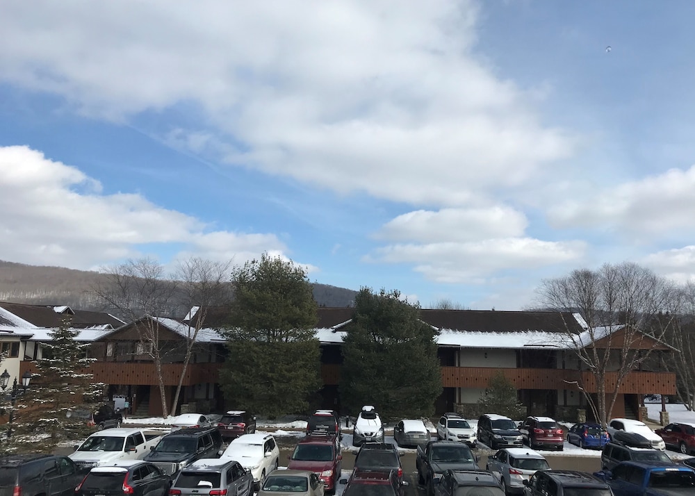 The Inn at Holiday Valley 46/50