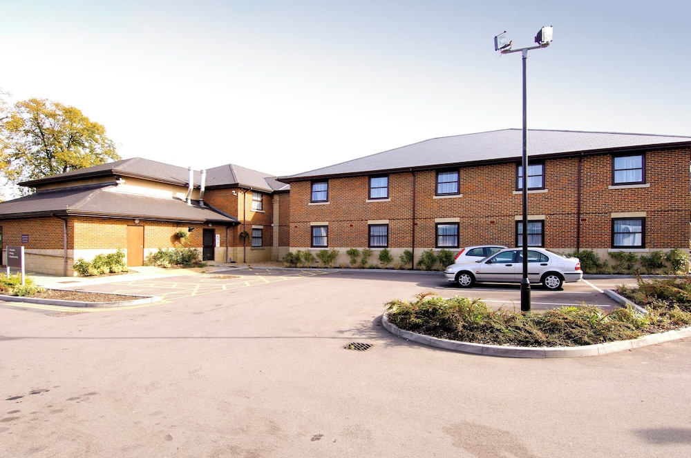 Premier Inn Bracknell Central 52/60