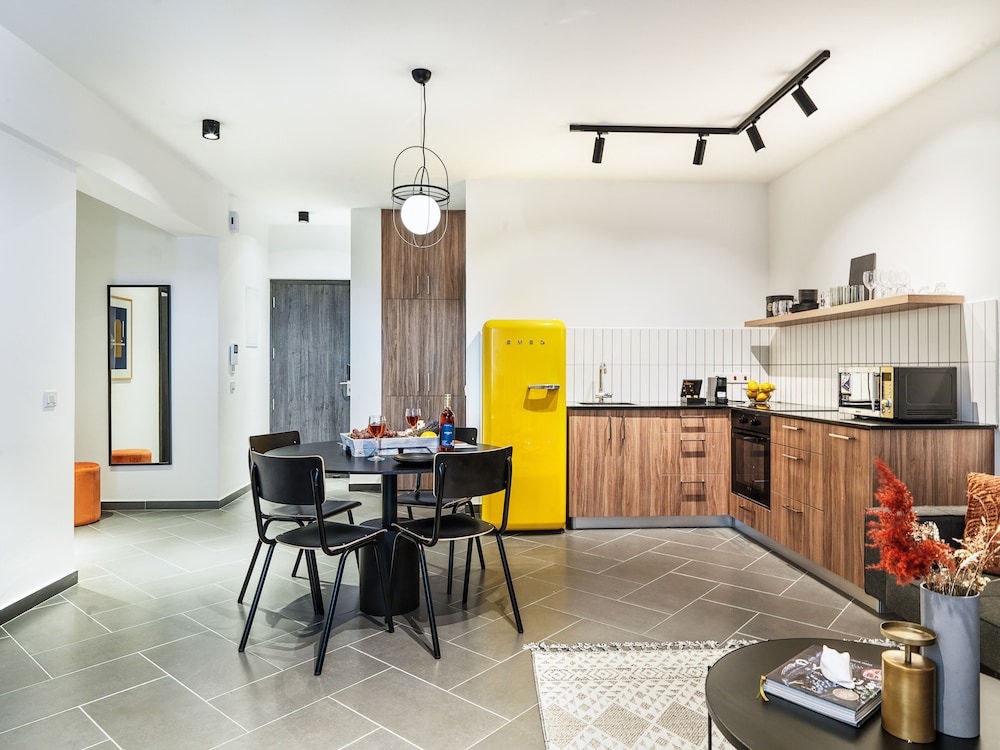 Liv Urban Larnaca 40/50
