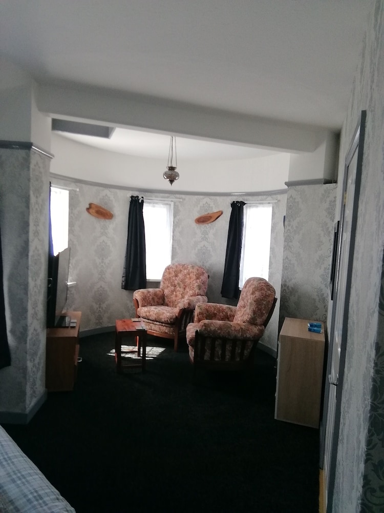 Old Castle Hotel 15/35
