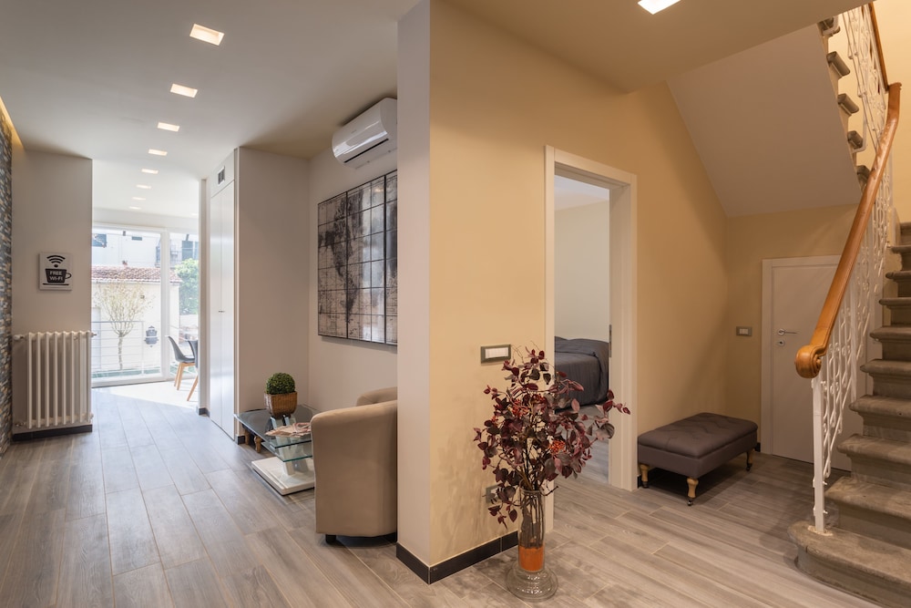 Carla s Rooms with Private Bathroom & Kitchen 14/26