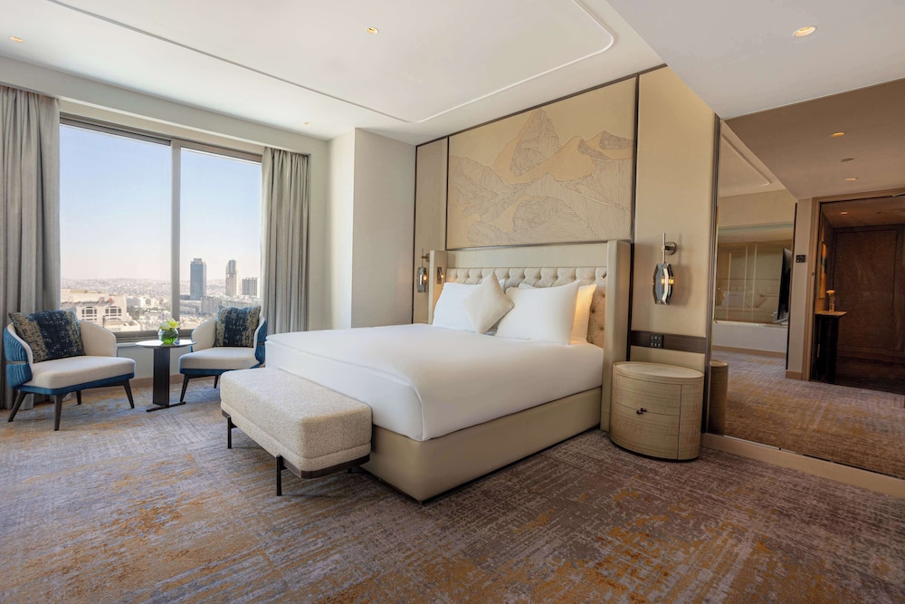 Ambassador, Club, Suite, King Bed