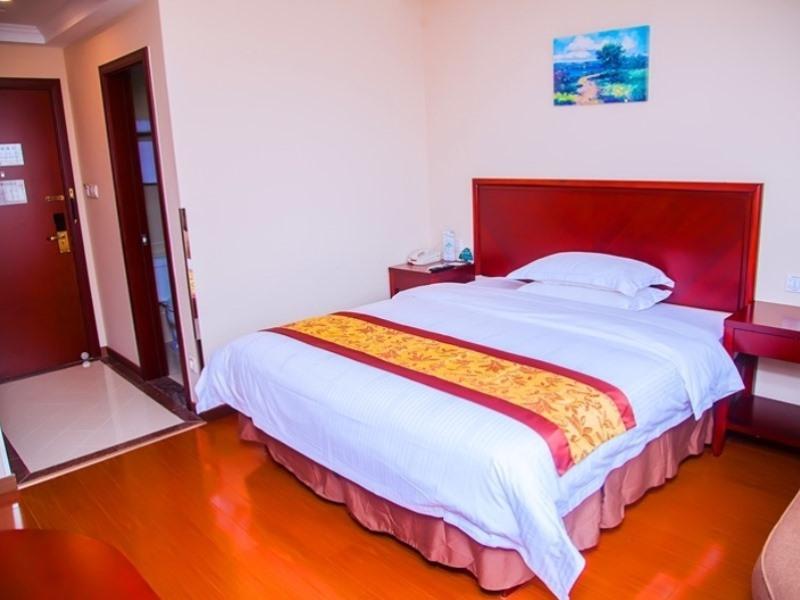 GreenTree Inn Shanghai MinHang District PuJiang Town JiangYue Road Metro Station 13/21