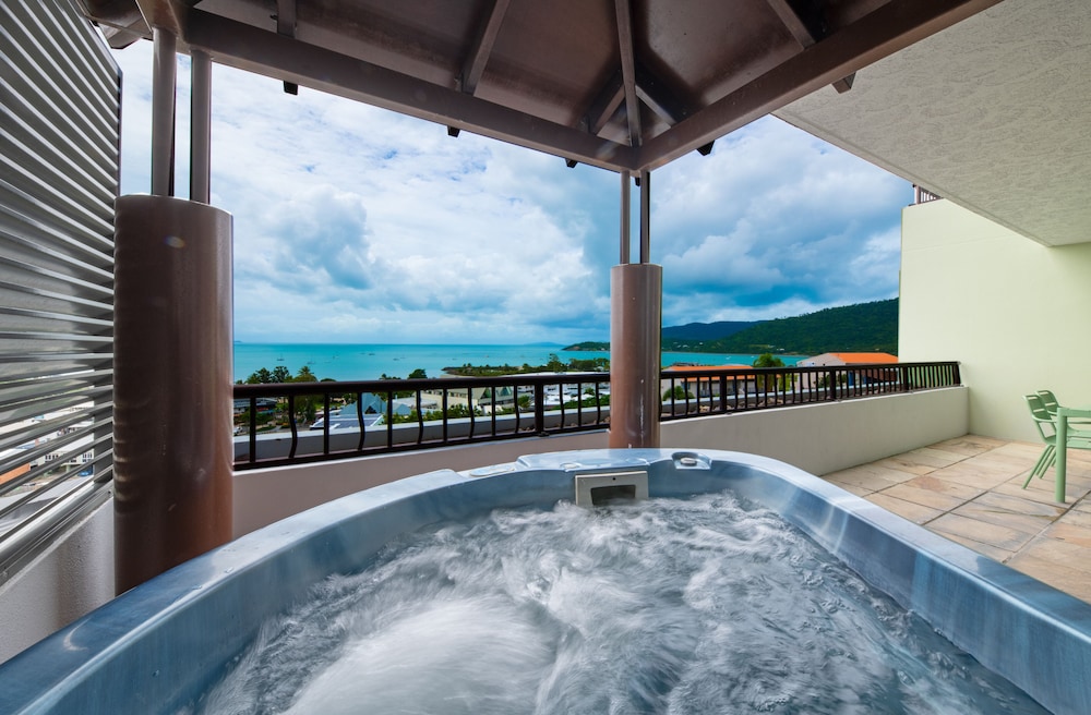 At Waters Edge Resort 22/48