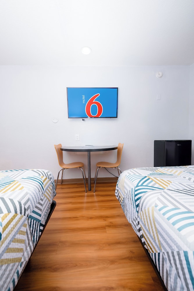 Motel6 Ontario, CA - Airport 32/61