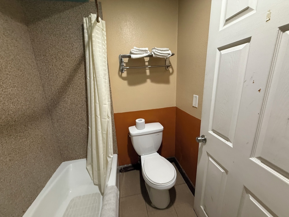 Rocky Inn Motel 36/44