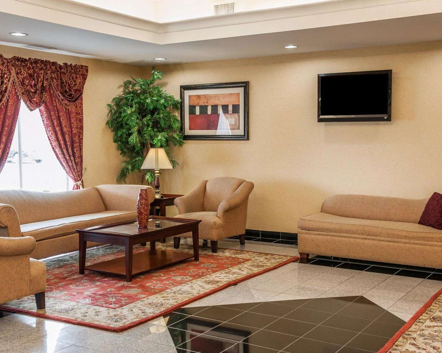 Comfort Suites near Indianapolis Airport 22/51