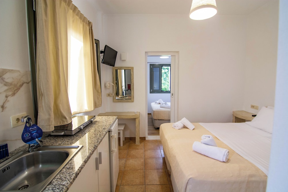 Phevos Villa 14/50