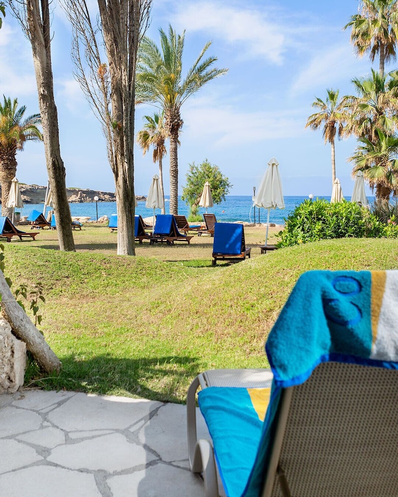 Coral Beach Hotel and Resort 85/95