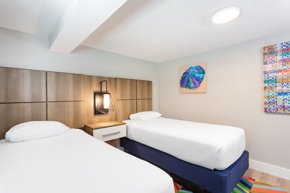 Coconut Palms Beach Resort II 15/50