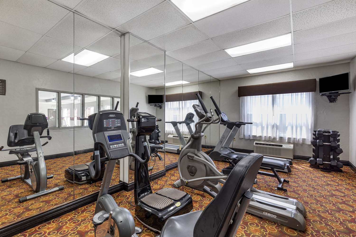 Quality Inn & Suites I-35 E-Walnut Hill 24/41