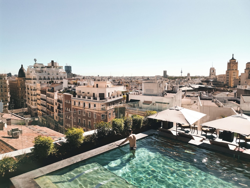 Hyatt Thompson Madrid 45/50